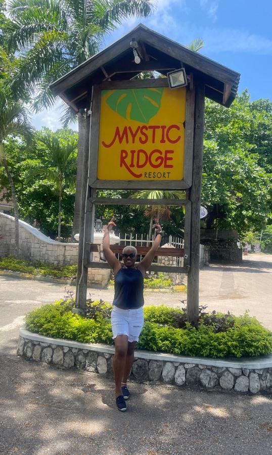 Lulu Bell Mystic Ridge @73 Apartment. Ocho Rios Exterior photo