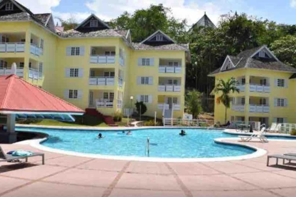 Lulu Bell Mystic Ridge @73 Apartment. Ocho Rios Exterior photo