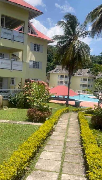 Lulu Bell Mystic Ridge @73 Apartment. Ocho Rios Exterior photo