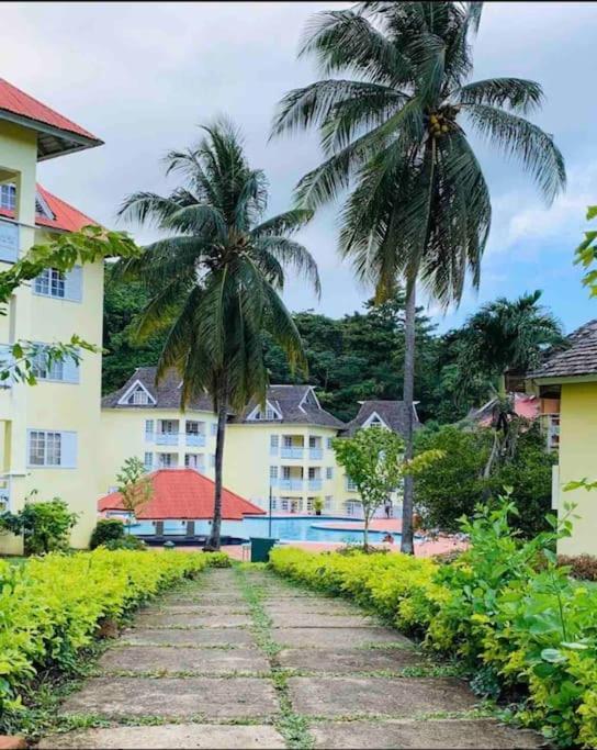 Lulu Bell Mystic Ridge @73 Apartment. Ocho Rios Exterior photo